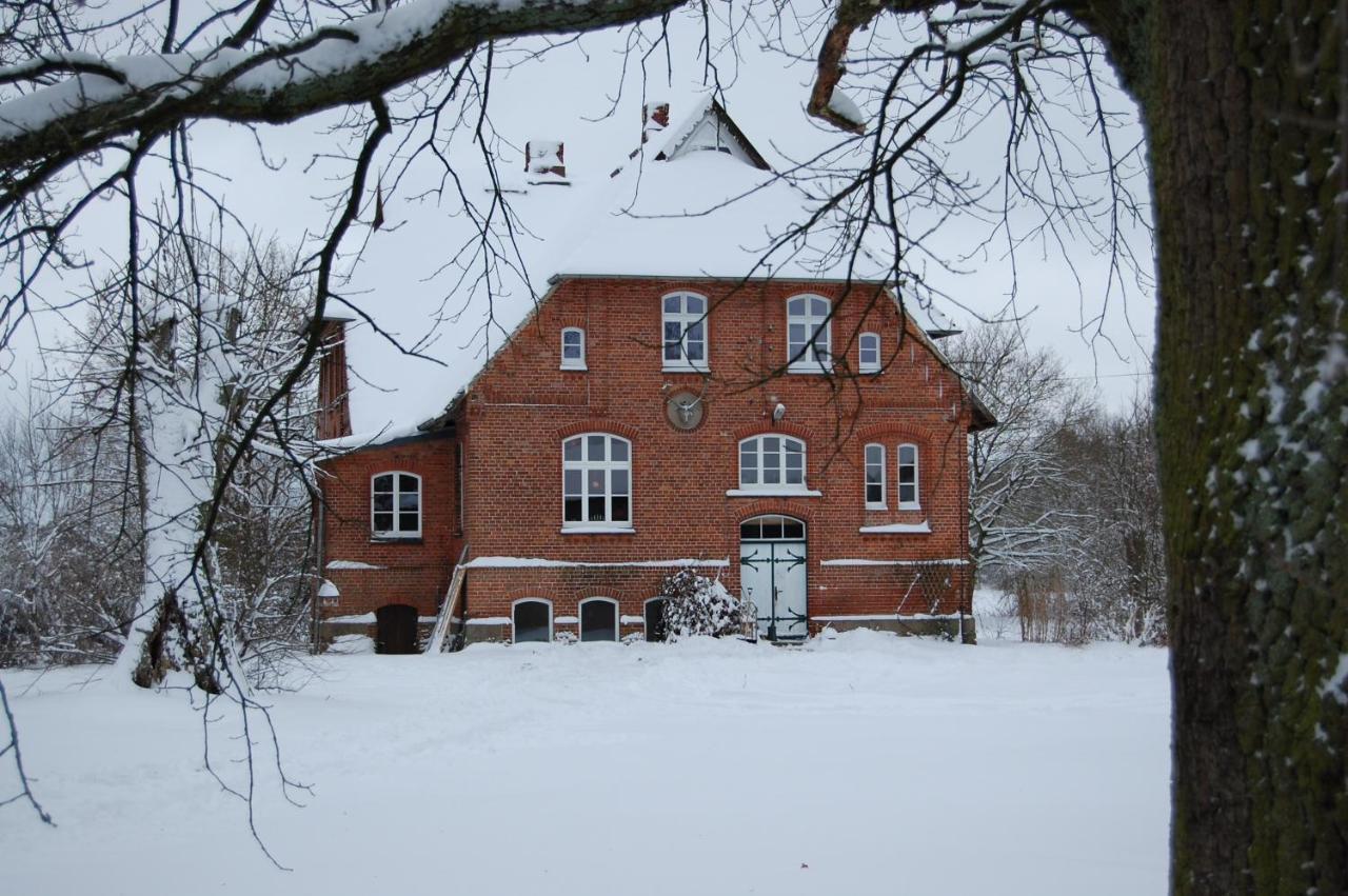 Ferienwohnung Ehemalige Revierfoersterei "Morgensuenn" Kuhstorf Экстерьер фото